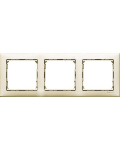 Рамка Valena 3 поста LEGRAND 774353 в Барнауле Аксессуары для кабель-канала Pintop.ru